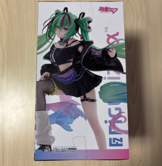 # Hatsune Miku FIGURIZMα Punk! Figure2