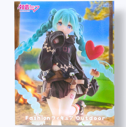 Hatsune Miku Fashion Figure Outdoor1