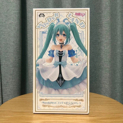 Hatsune Miku Wonderland Figure Cinderella1
