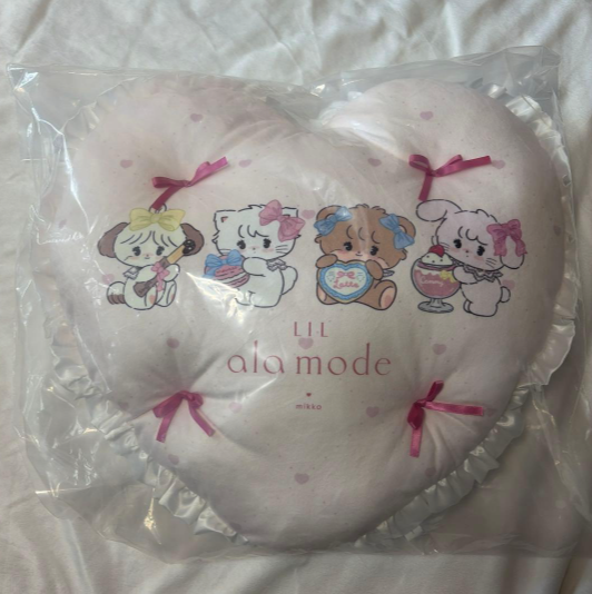 # Ichiban Kuji Lil ala mode A Prize Heart Frill Cushion1