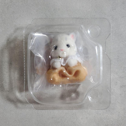 Happy Kuji Sylvanian Family Prize G Baby Collection Snow Leopard